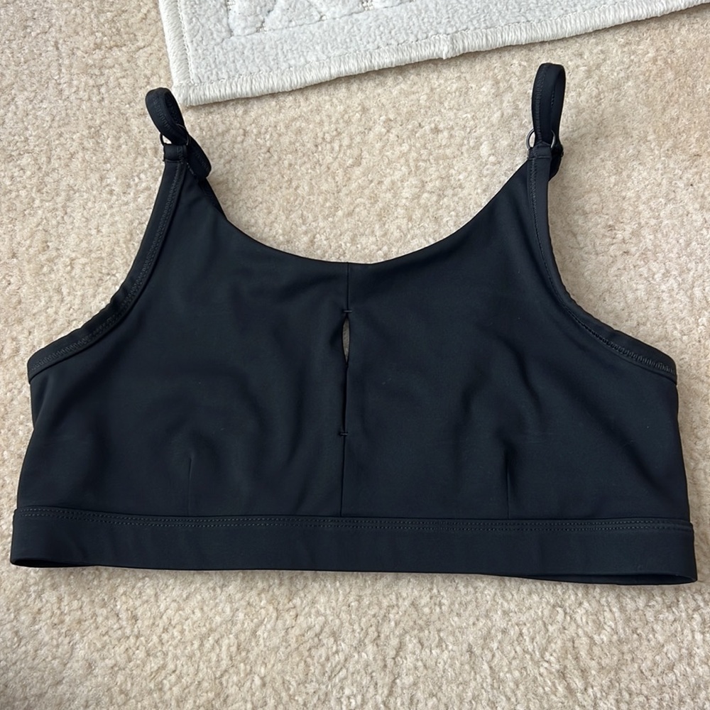 NIKE dry fit women’s sports bra Size L